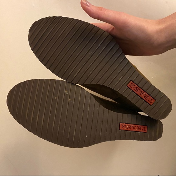 Trask Tatom brown suede wedge ankle bootie boots 8.5 - Picture 4 of 11